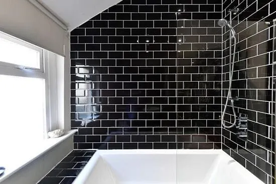 Guest house Quirky 4 Bedroom Apartment With Terrace Cardiff