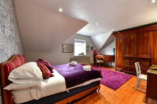 Quirky 4 Bedroom Apartment With Terrace Cardiff United Kingdom