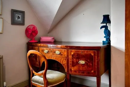 Quirky 4 Bedroom Apartment With Terrace Cardiff 0*,  United Kingdom