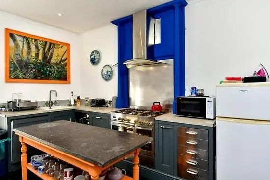 Guest house Quirky 4 Bedroom Apartment With Terrace Cardiff United Kingdom